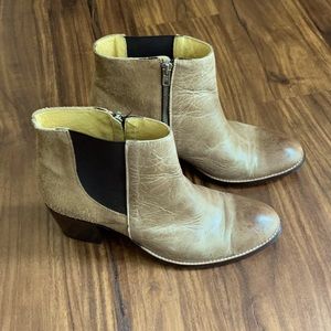 Amazing Cordani like new Boots